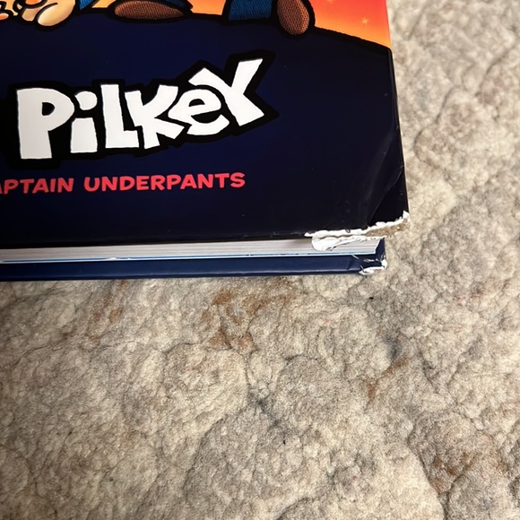 The international bestseller.Creator of captain underpants.it s good condition - Picture 4 of 4